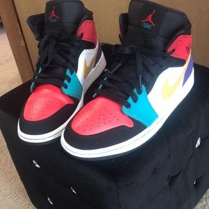 Jordans retro 1’s